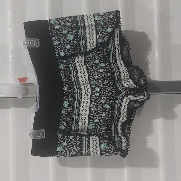 GREEN/BLACK WIDE BAND SHORTIE SHORTS SIZE‎ XL (15/17) - Picture 1 of 11